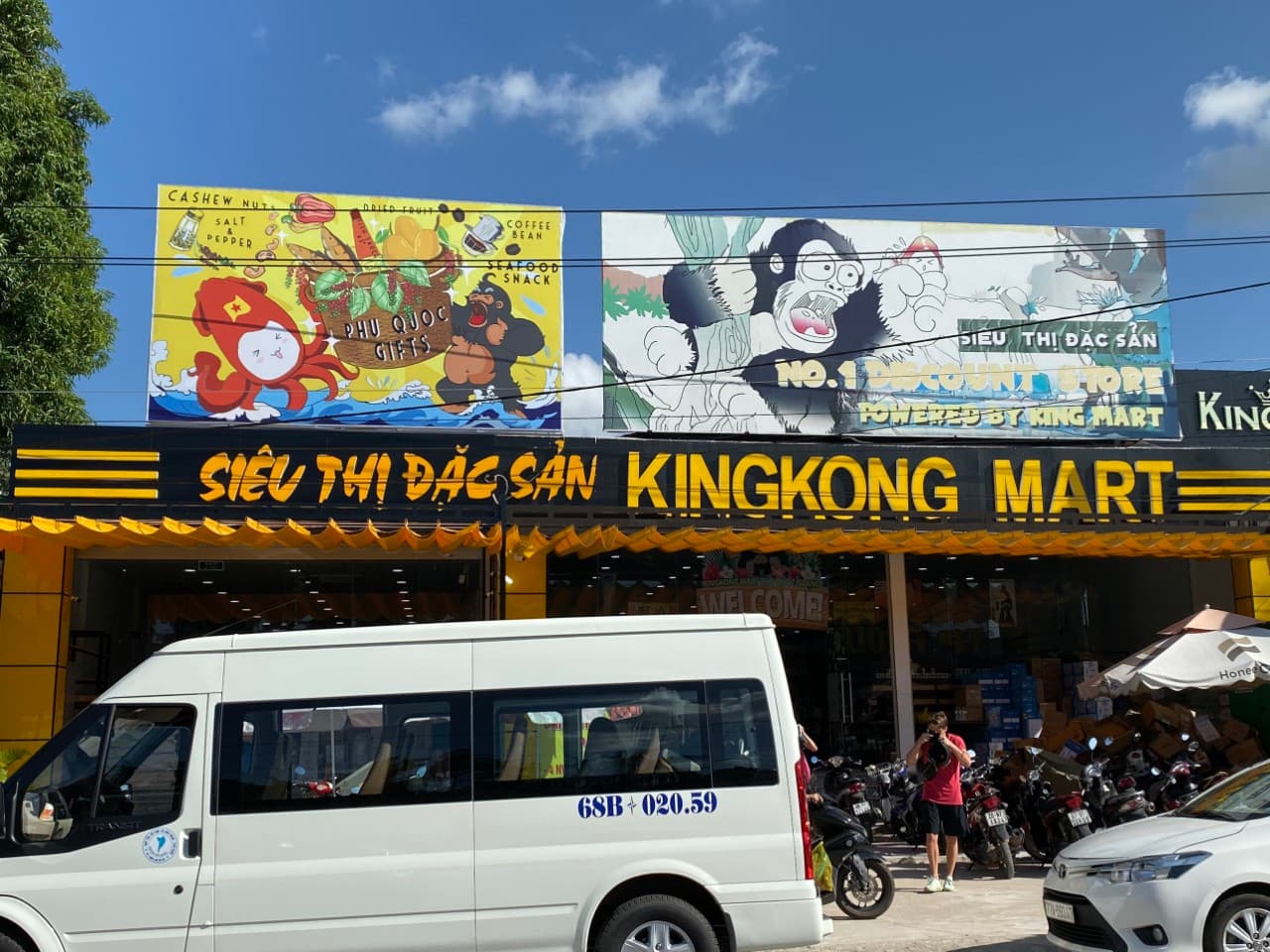 Vinamilk Store Signage